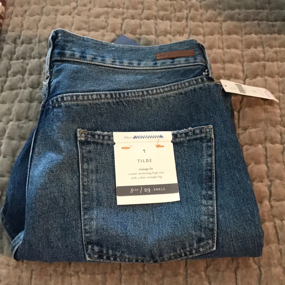 NWT Pilcro Tilde Size 29 jeans